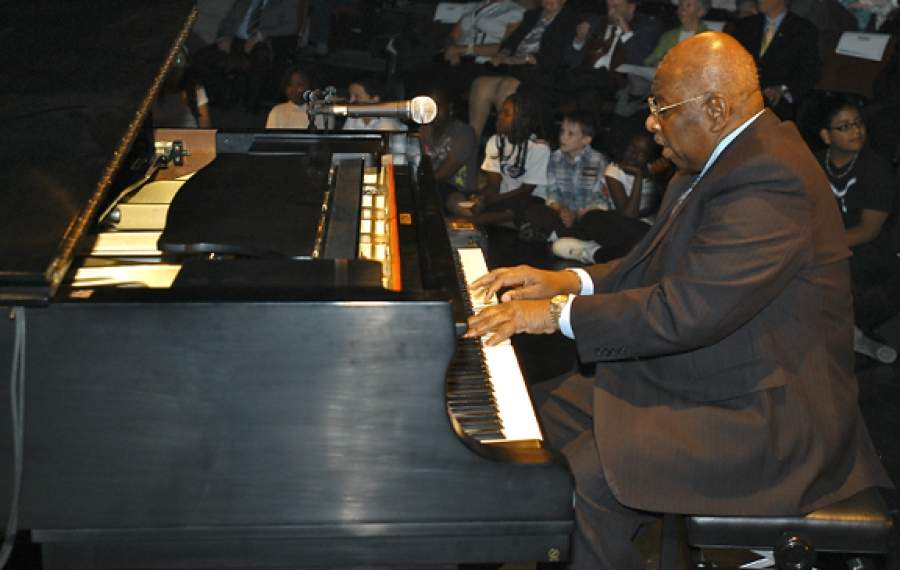 Décès d’Oliver Jones : Montréal-Nord rend hommage au grand pianiste de jazz